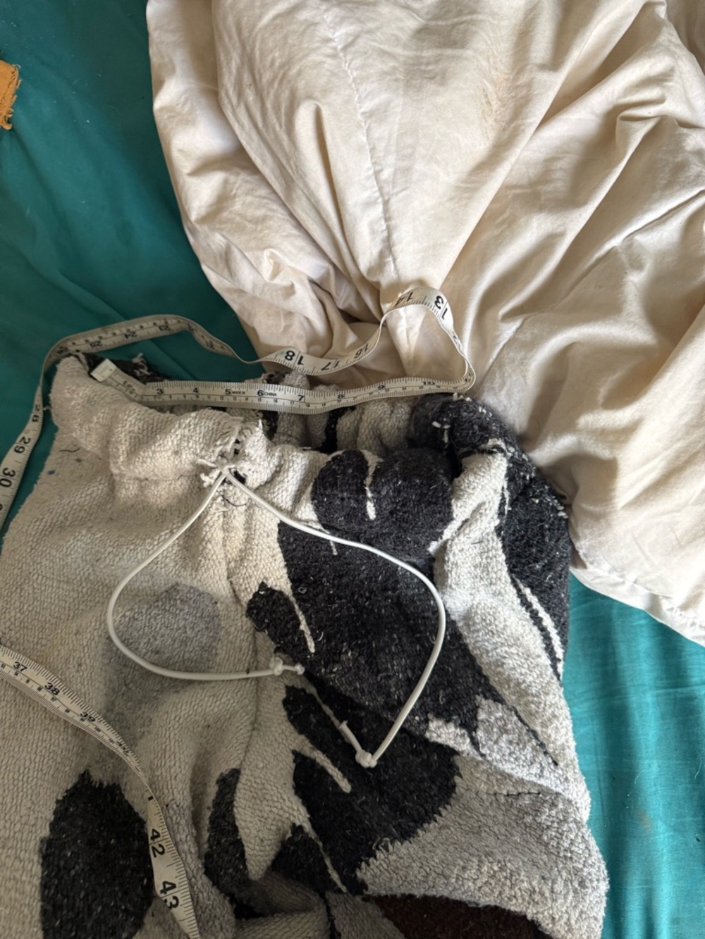 Coach Brown Signature Canvas Shoulder Bag with Gold Hardware - Picture 3 of 7